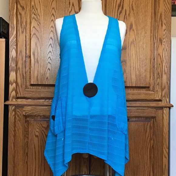 Other - Boho NWOT Creation Beach coverup size large with pockets, button accent or top